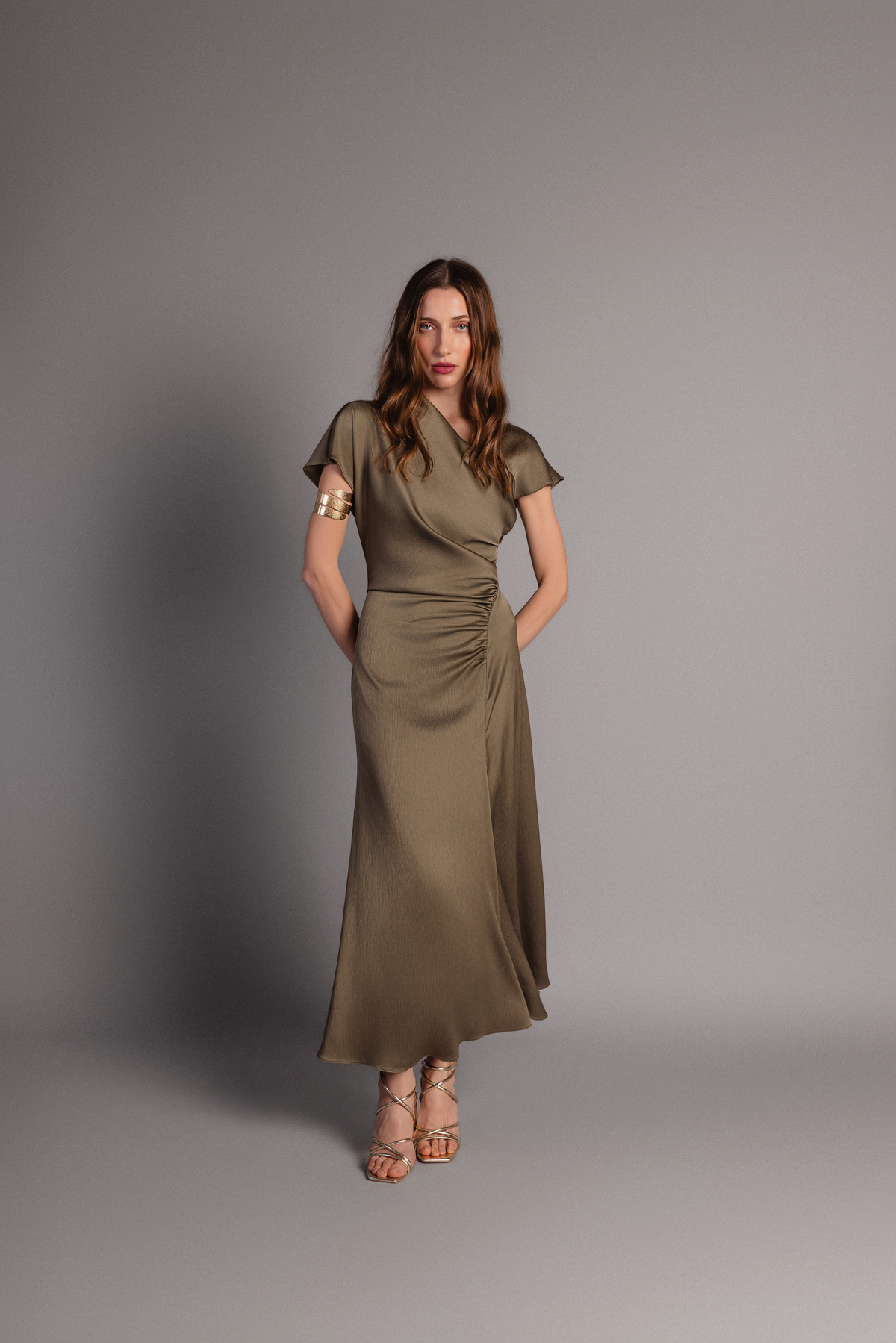VESTIDO BASTET | ELEGANCIA MINIMALISTA