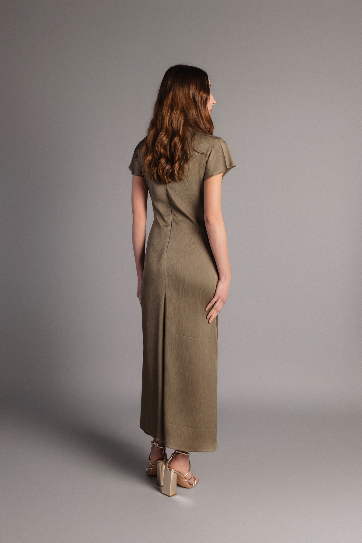VESTIDO BASTET | ELEGANCIA MINIMALISTA
